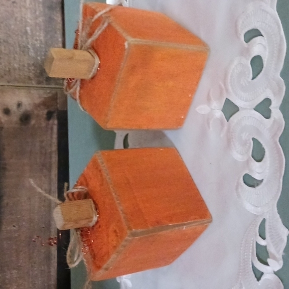 Wooden Distressed Pumpkin Set of 2 - Picture 3 of 4